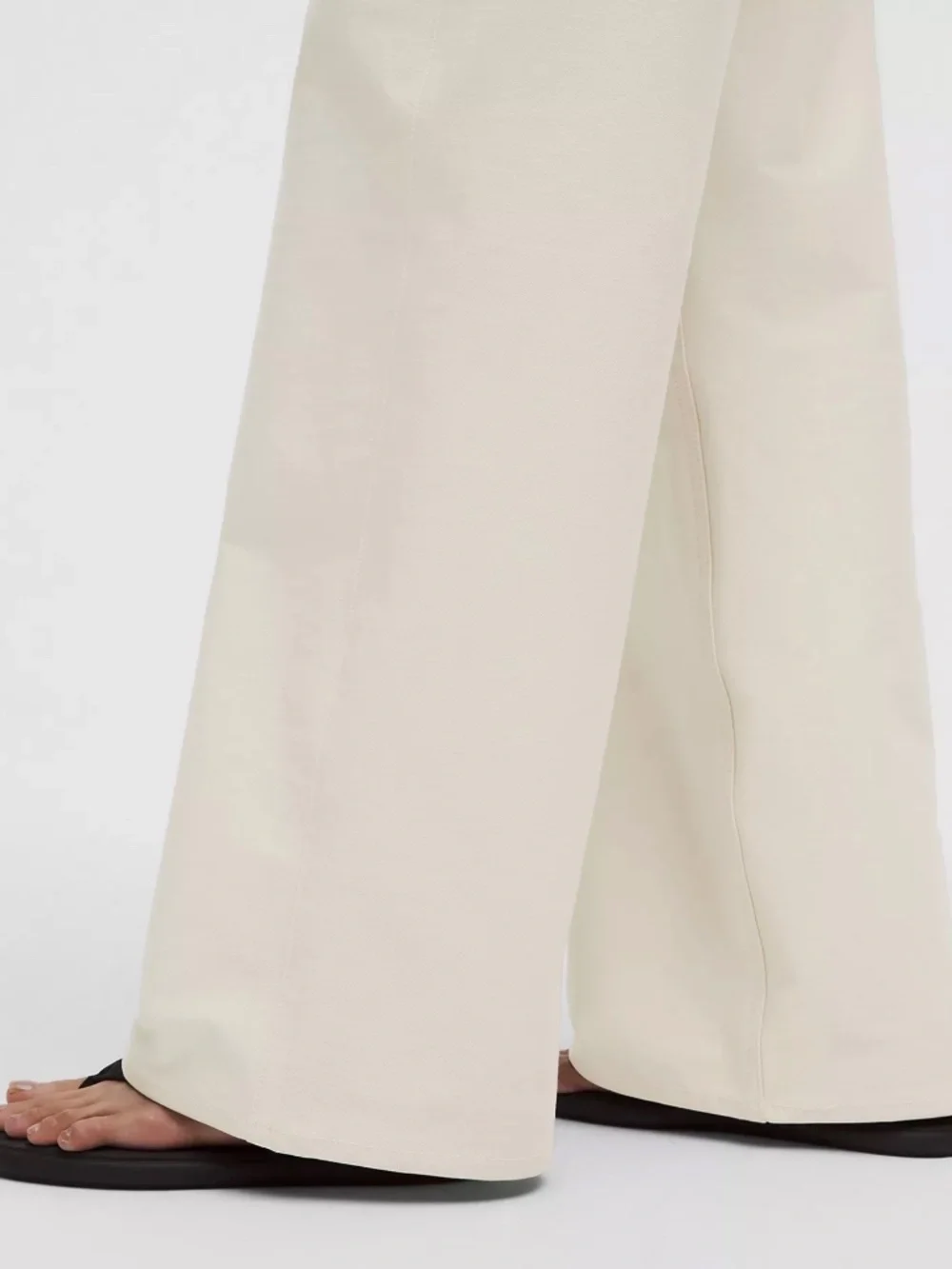 Lululemon EasyFive Low-Rise Classic Wide-Leg Pant, 32 Regular (size 12)